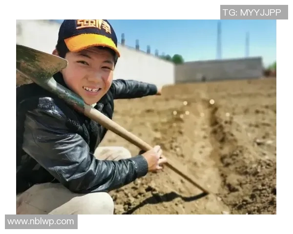 张昊的成长之路:从平凡少年到卓越领袖的奋斗故事